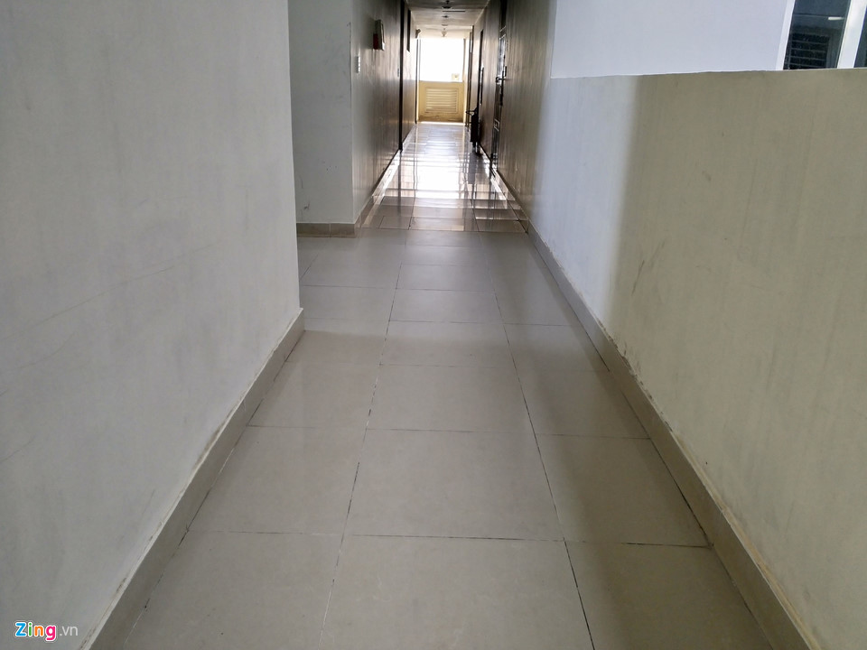 Những dấu bàn tay ám ảnh ở chung cư Carina 20 ngày sau thảm họa